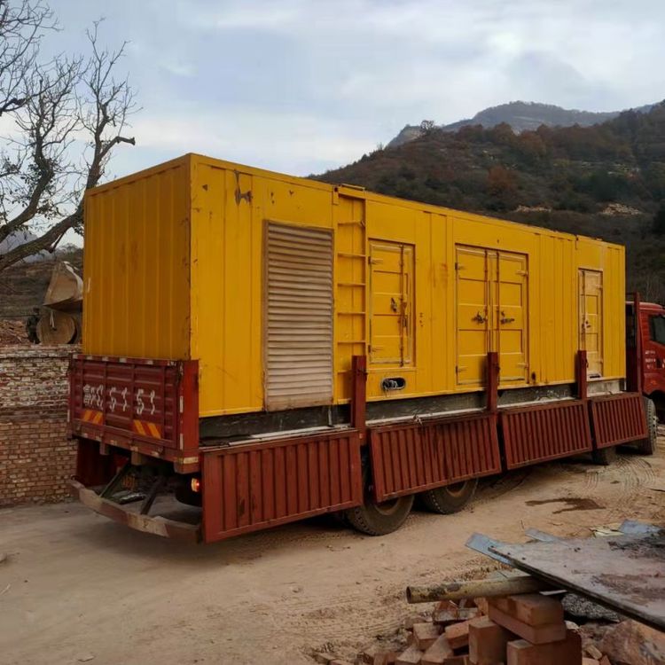 崂山200kW 发电机组在带电阻性负载时，输出功率会受到哪些因素的影响？